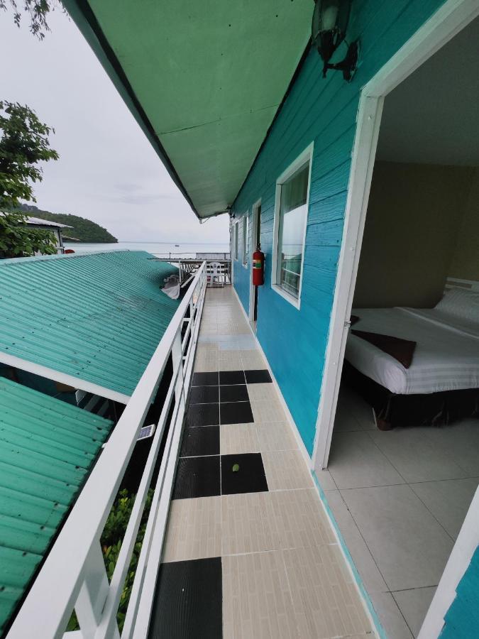 Phi Phi Ocean Club Hostel Exterior photo
